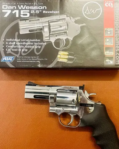 Dan Wesson 715 2.5 Revolver